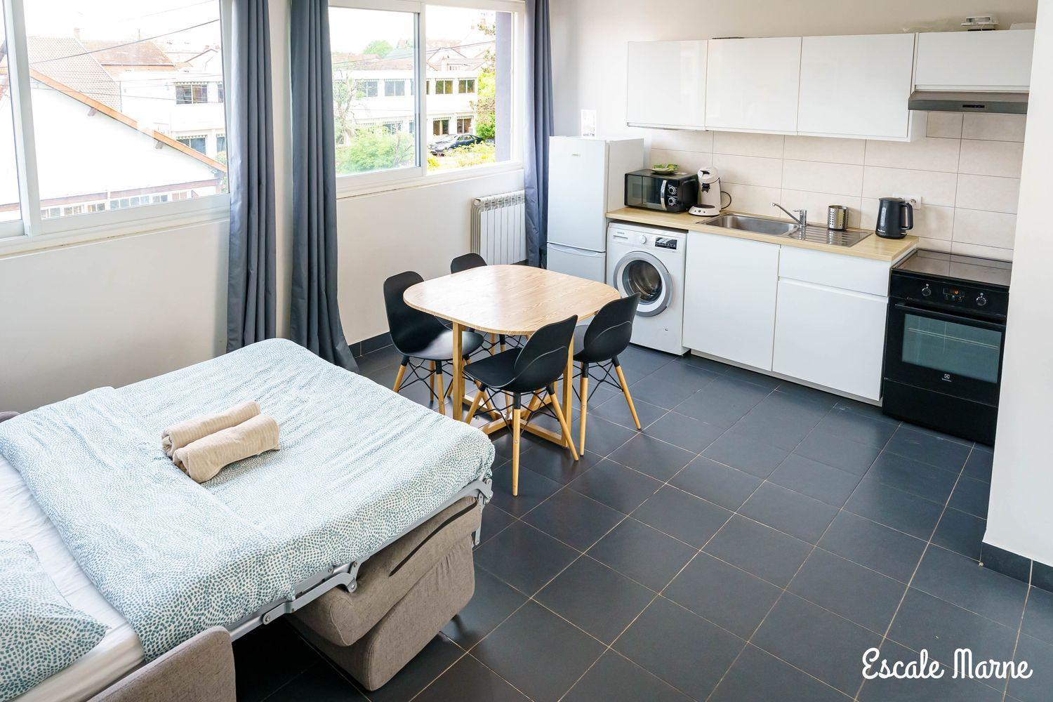 Escale-Marne Fr - 202 - Free Parking - Free Luggage Storage - All Equipped - Linen Included - Washing Machine - 10Mn Walk Metro 8 - Rer A - Panoramic View - From 1 To 14 Guests Maisons-Alfort Szoba fotó